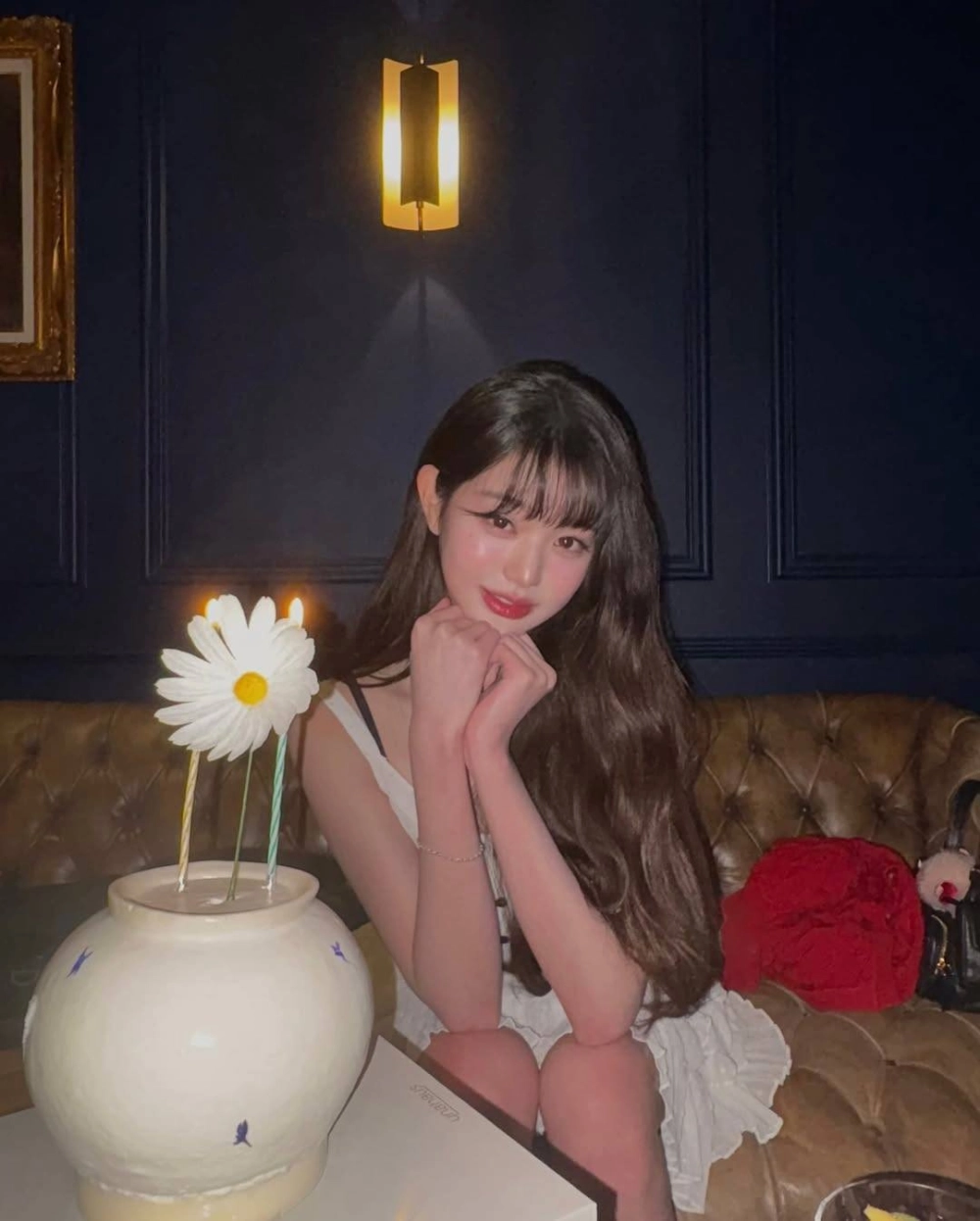 Makeup Jang Wonyoung thường hướng đến vẻ đẹp trong sáng, tự nhiên