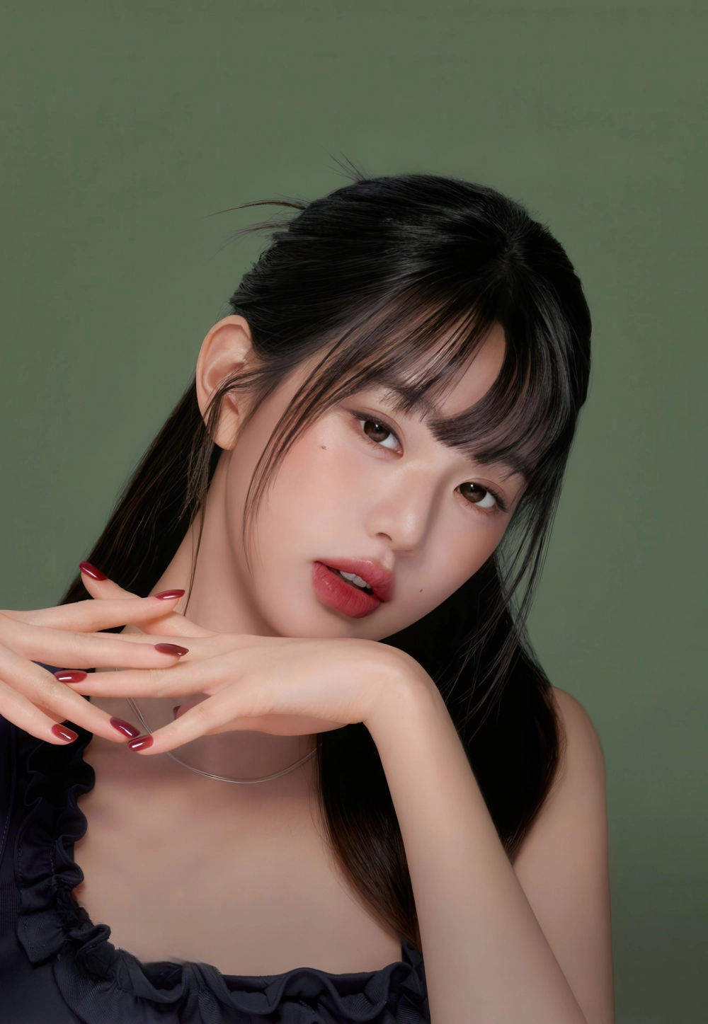 Wonyoung cute với nụ cười trong trẻo khiến trái tim tan chảy