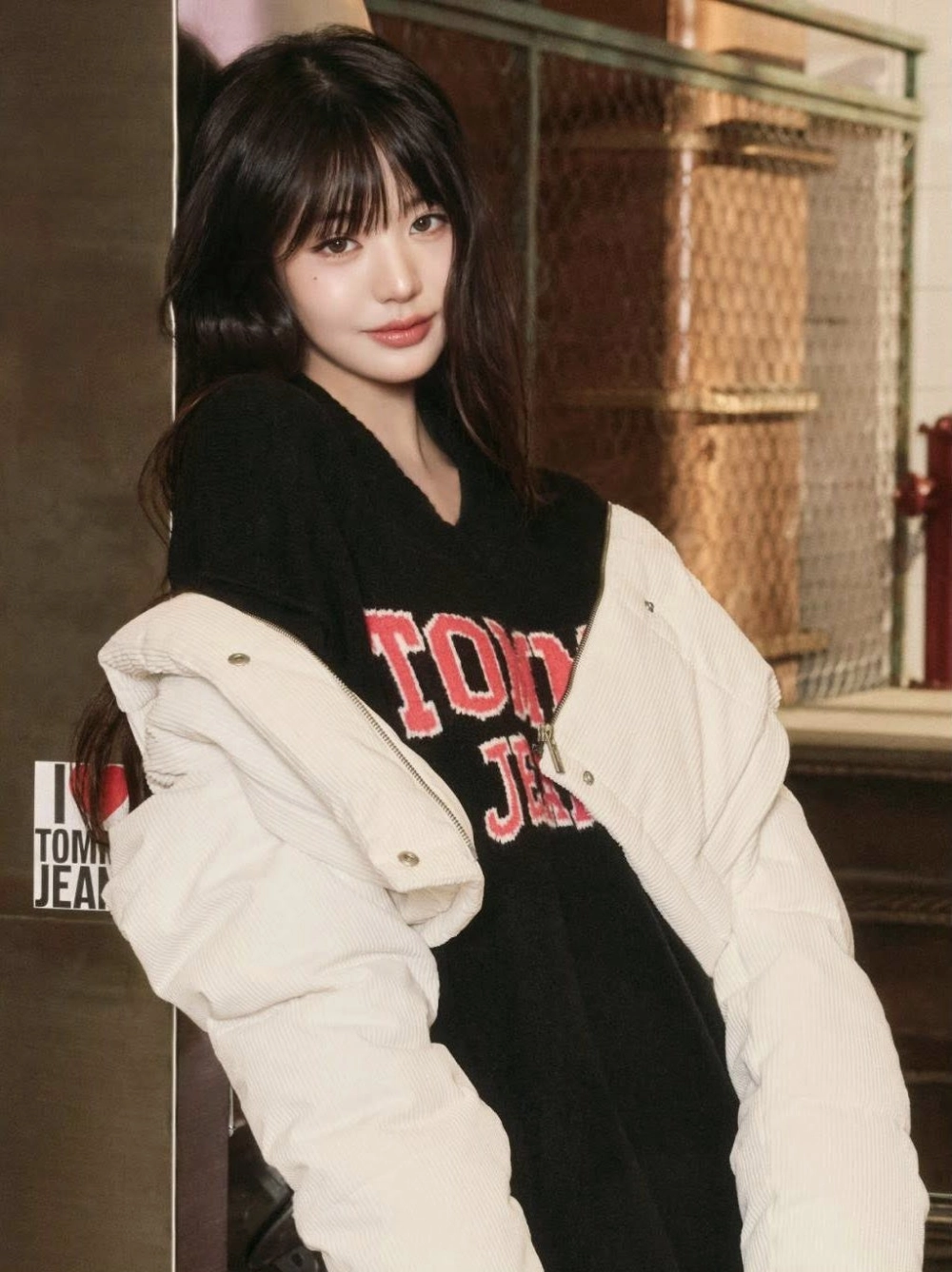 Wonyoung về Việt Nam từng gây náo loạn sân bay với sự xuất hiện