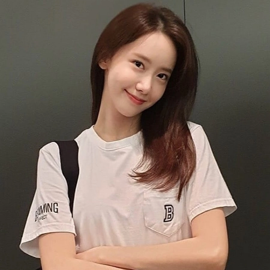 Yoona sinh năm bao nhiêu, cô sinh năm 1990 tại Hàn Quốc