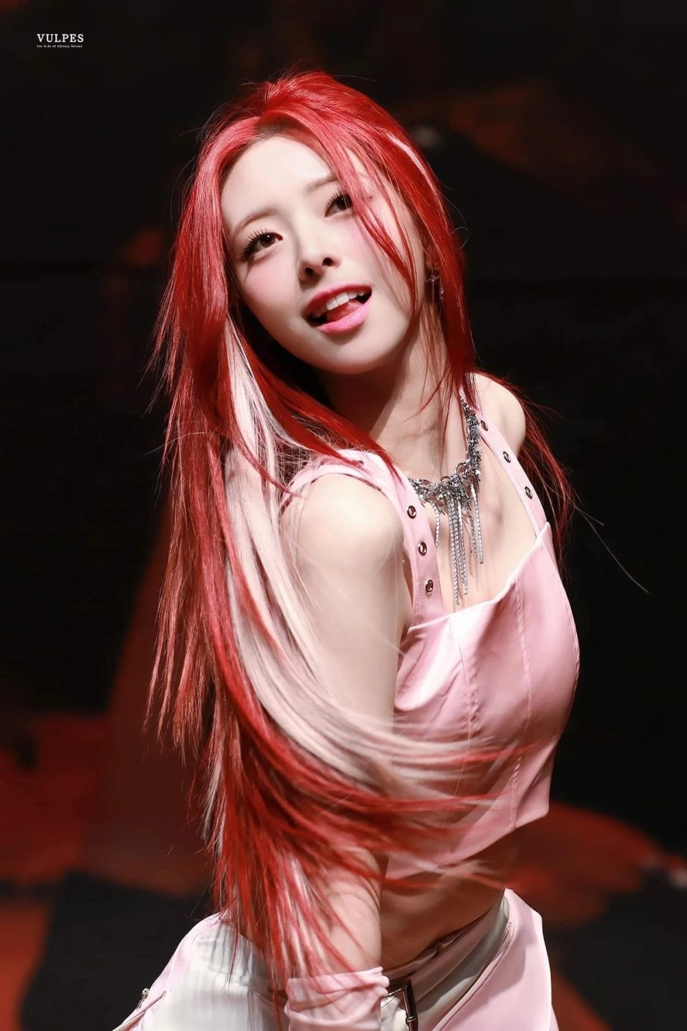 Yuna ITZY cover nhiều ca khúc và vũ đạo khiến fan bùng nổ