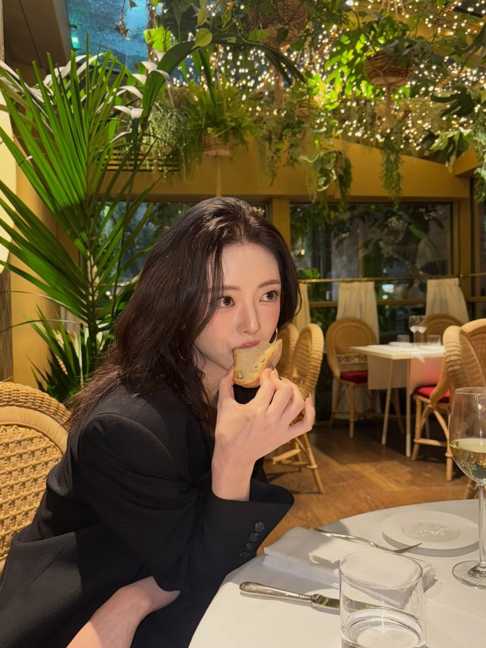 Ảnh Yuna ITZY đẹp long lanh luôn được cộng đồng fan chia sẻ rộng rãi