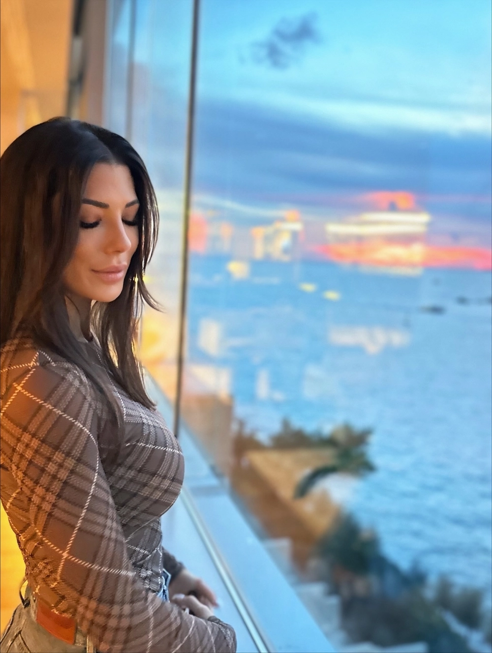 Alexa tomas hd dễ thương sắc nét