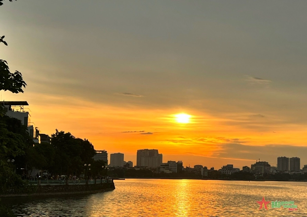 Ảnh phong cảnh hoàng hôn đẹp huyền ảo bình yên