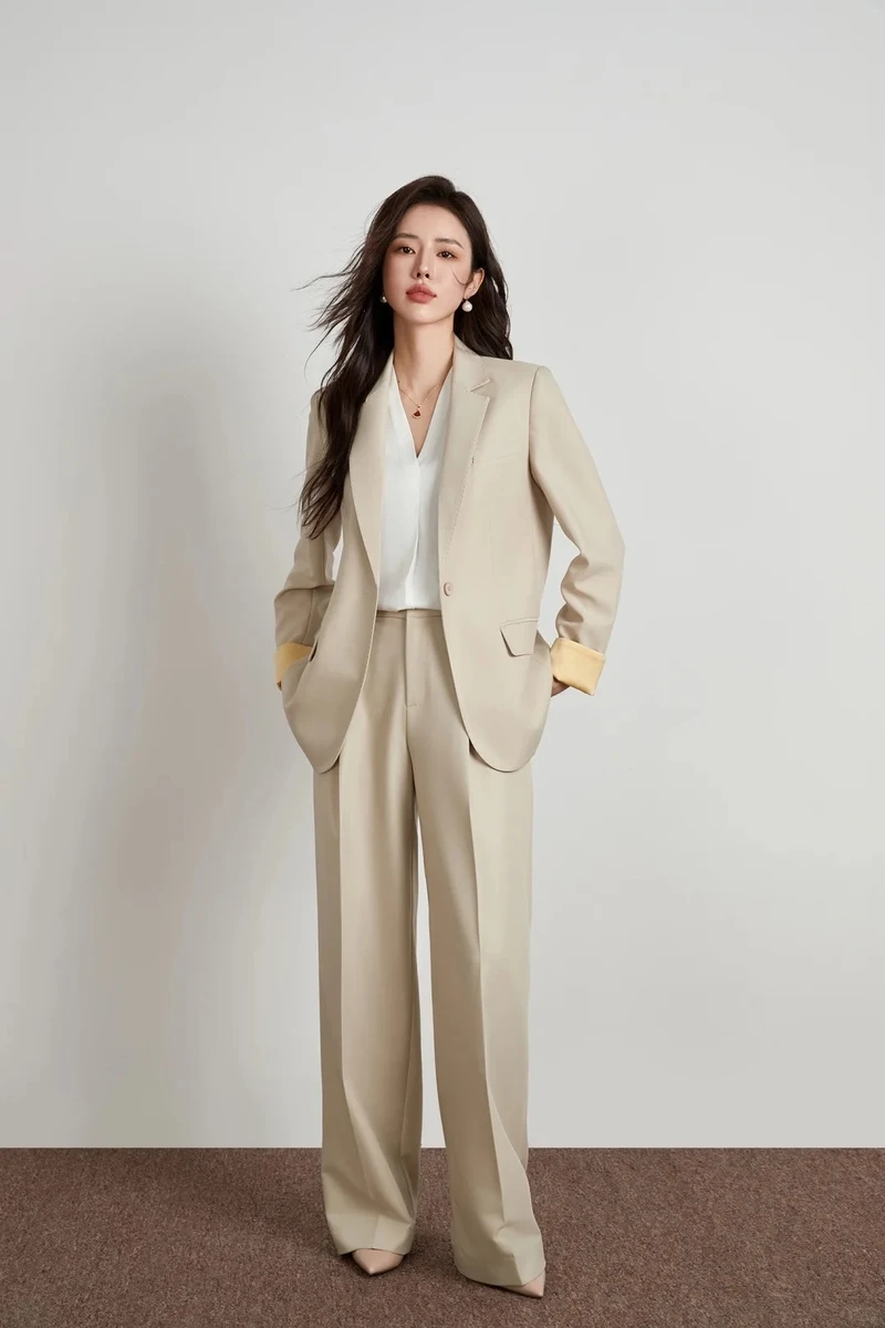 Vẻ đẹp tinh giản của gái mặc đồ công sở đơn giản cực hiện đại