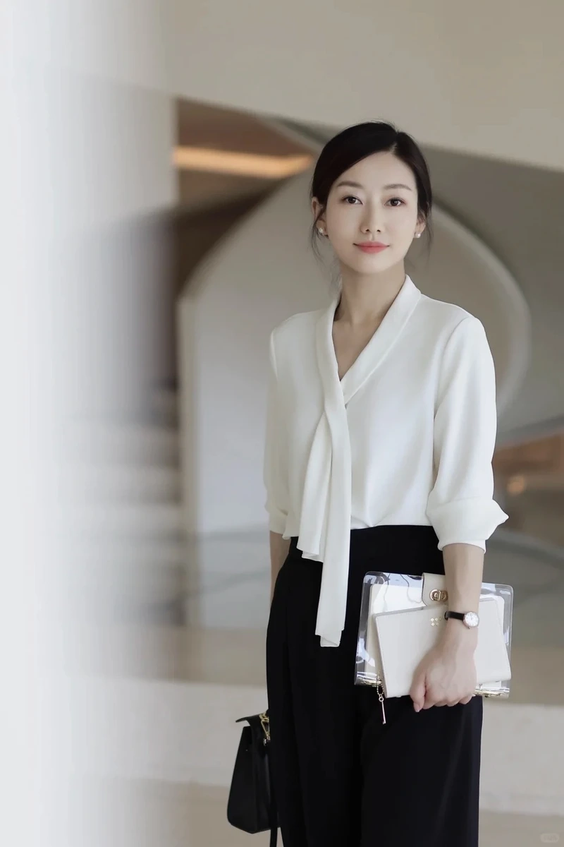 Bộ ảnh viral của gái mặc đồ công sở chụp ảnh cực nổi bật