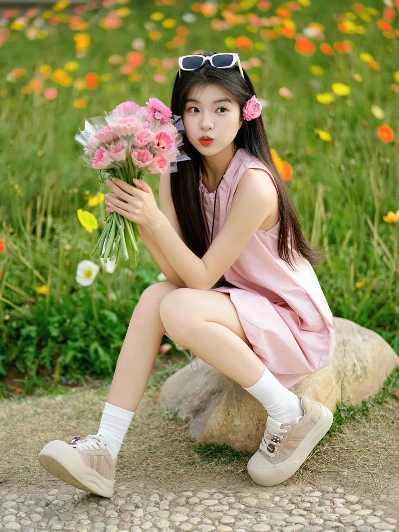 Bộ ảnh lookbook cực cuốn với concept gái xinh bên hoa lookbook