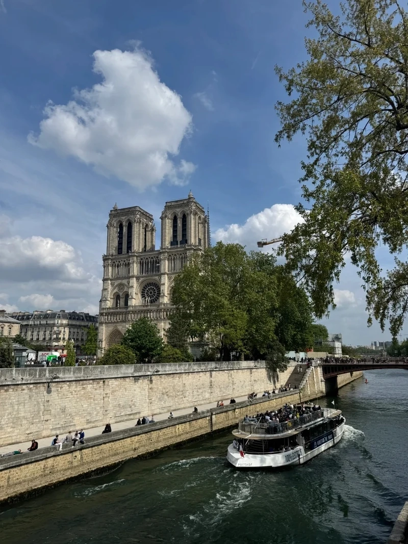 Hành trình khám phá phong cảnh Paris du lịch đáng mơ ước